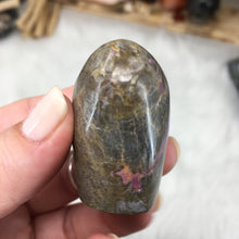 Load image into Gallery viewer, Atlantisite Freeform #04