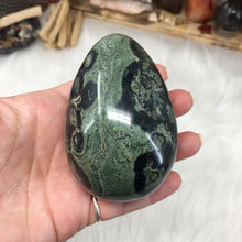 Bild in Galerie-Viewer laden, Kambaba Jasper Extra Large Egg #01