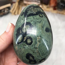 Bild in Galerie-Viewer laden, Kambaba Jasper Extra Large Egg #01