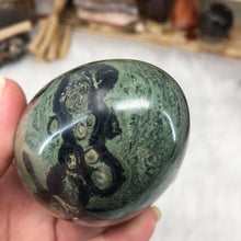 Bild in Galerie-Viewer laden, Kambaba Jasper Extra Large Egg #01