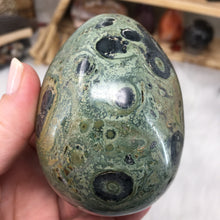 Bild in Galerie-Viewer laden, Kambaba Jasper Extra Large Egg #02