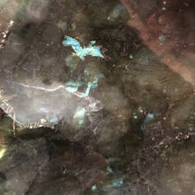 Load image into Gallery viewer, Labradorite Heart Bowl