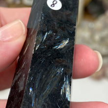 Load image into Gallery viewer, Arfvedsonite Point #08