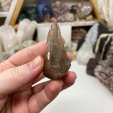 Bild in Galerie-Viewer laden, Amphibole Included Quartz XXX-Large Rough Tumble #01