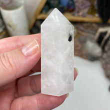 将图像加载到图库查看器中,Black Rutilated Quartz Point #06