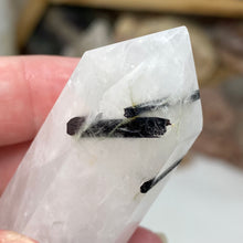 将图像加载到图库查看器中,Black Rutilated Quartz Point #06