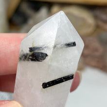 将图像加载到图库查看器中,Black Rutilated Quartz Point #06