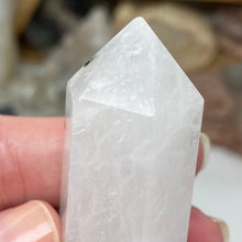 将图像加载到图库查看器中,Black Rutilated Quartz Point #06