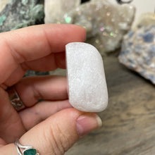 Bild in Galerie-Viewer laden, Rose Quartz Ema Egg #01