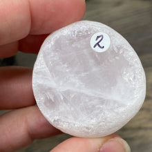 Bild in Galerie-Viewer laden, Rose Quartz Ema Egg #02