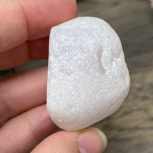 Bild in Galerie-Viewer laden, Rose Quartz Ema Egg #02