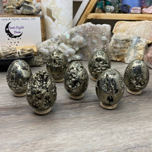 Bild in Galerie-Viewer laden, Pyrite Eggs