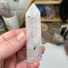 将图像加载到图库查看器中,Black Rutilated Quartz Point #09