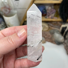 将图像加载到图库查看器中,Black Rutilated Quartz Point #09