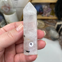 将图像加载到图库查看器中,Black Rutilated Quartz Point #09