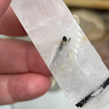 将图像加载到图库查看器中,Black Rutilated Quartz Point #09