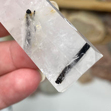 将图像加载到图库查看器中,Black Rutilated Quartz Point #09