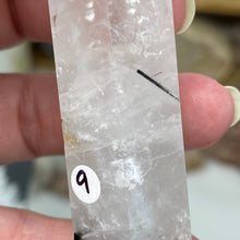 将图像加载到图库查看器中,Black Rutilated Quartz Point #09