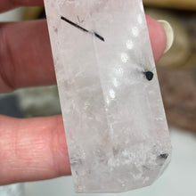 将图像加载到图库查看器中,Black Rutilated Quartz Point #09