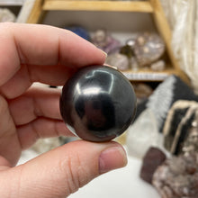 Load image into Gallery viewer, Shungite 1.35" Spheres