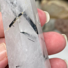 将图像加载到图库查看器中,Black Rutilated Quartz Point #10