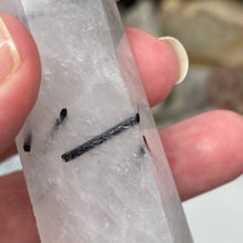 将图像加载到图库查看器中,Black Rutilated Quartz Point #10