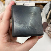 Bild in Galerie-Viewer laden, Shungite 2" Cubes