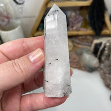 将图像加载到图库查看器中,Black Rutilated Quartz Point #11