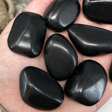 将图像加载到图库查看器中,Shungite Large Tumbles