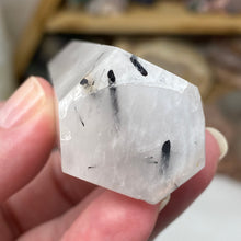 将图像加载到图库查看器中,Black Rutilated Quartz Point #11