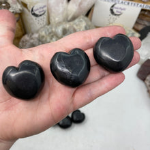 Chargez l'image dans la visionneuse de la galerie, Shungite 1.4" Puffy Hearts