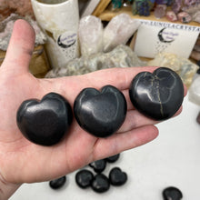 Chargez l'image dans la visionneuse de la galerie, Shungite 1.6" Puffy Hearts