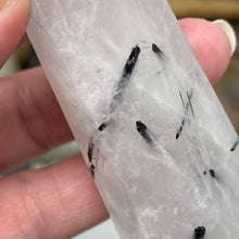 将图像加载到图库查看器中,Black Rutilated Quartz Point #11
