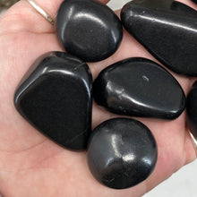 将图像加载到图库查看器中,Shungite X-Large Tumbles
