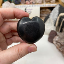 Chargez l'image dans la visionneuse de la galerie, Shungite 1.6" Puffy Hearts