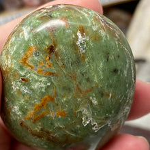 将图像加载到图库查看器中,Chrysoprase Palm Stone #20