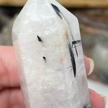 将图像加载到图库查看器中,Black Rutilated Quartz Point #13