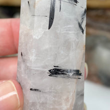 将图像加载到图库查看器中,Black Rutilated Quartz Point #13