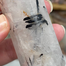 将图像加载到图库查看器中,Black Rutilated Quartz Point #13