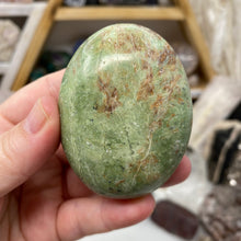 将图像加载到图库查看器中,Chrysoprase Palm Stone #23