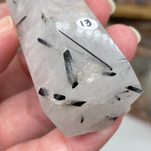 将图像加载到图库查看器中,Black Rutilated Quartz Point #13