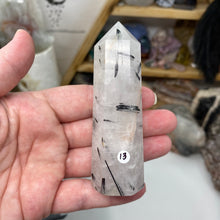 将图像加载到图库查看器中,Black Rutilated Quartz Point #13
