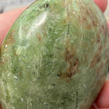 将图像加载到图库查看器中,Chrysoprase Palm Stone #23