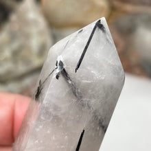 将图像加载到图库查看器中,Black Rutilated Quartz Point #14