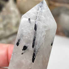 将图像加载到图库查看器中,Black Rutilated Quartz Point #14