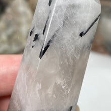 将图像加载到图库查看器中,Black Rutilated Quartz Point #14