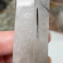 将图像加载到图库查看器中,Black Rutilated Quartz Point #14