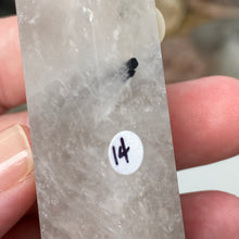 将图像加载到图库查看器中,Black Rutilated Quartz Point #14