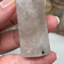 将图像加载到图库查看器中,Black Rutilated Quartz Point #14