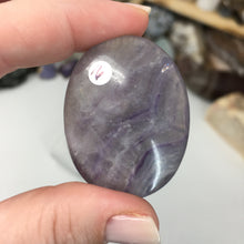 将图像加载到图库查看器中,Fluorite Palm Stone #16